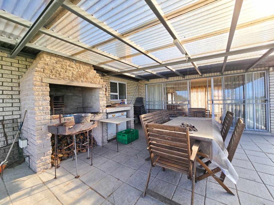 3 Bedroom Property for Sale in Stilbaai Wes Western Cape